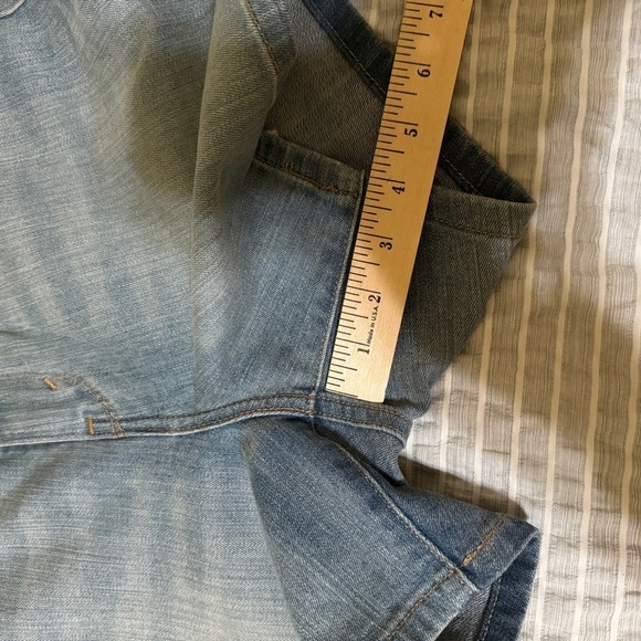 Levi’s Women’s Denim Jean Shorts Sz 10 - Picture 10 of 10